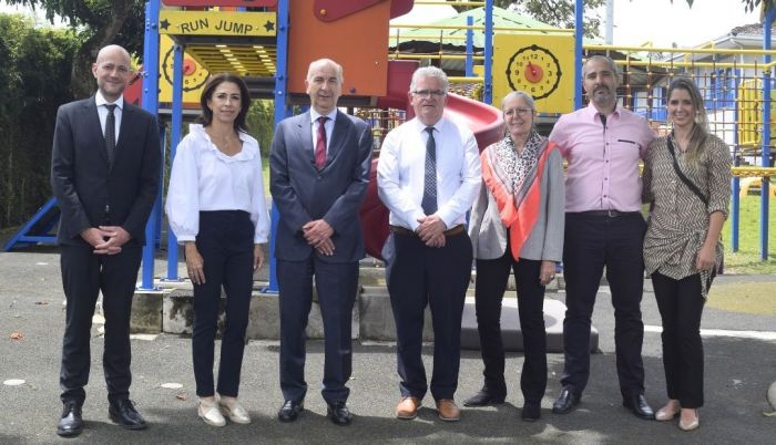 Visita del Embajador de Francia