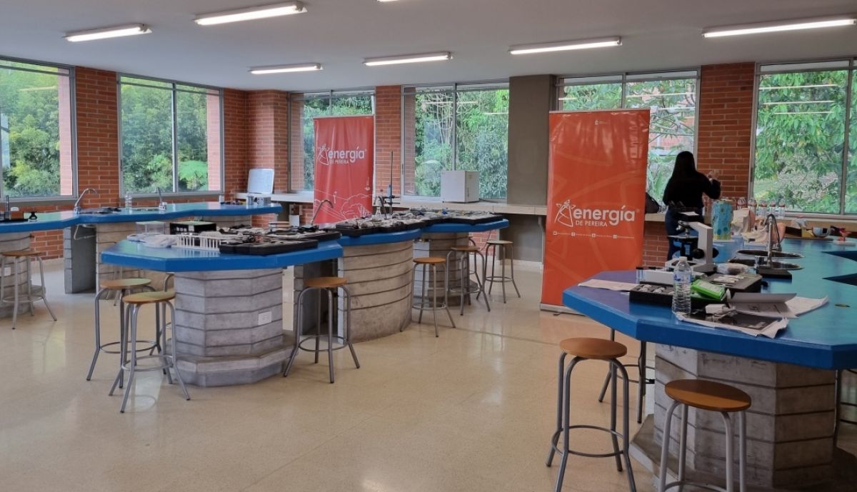 Energí­a de Pereira equipó el laboratorio de ciencias de la Institución Educativa José Antonio Galán