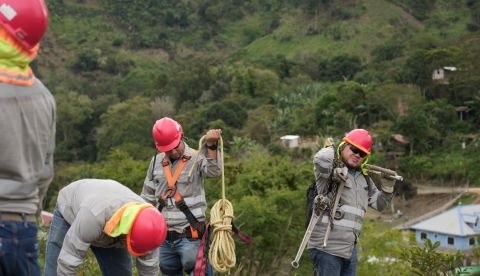 Equipo Técnico  refuerza la red eléctrica en 20 comunidades de Francisco Morazán y Comayagua