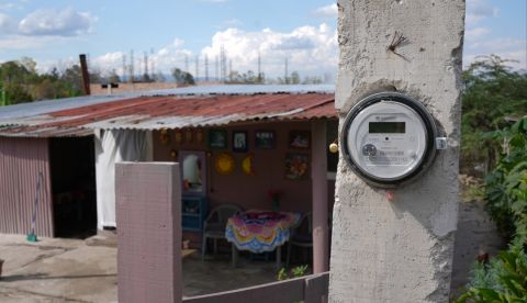La luz de la refundación llega a las familias hondureñas en el gobierno de la presidenta Castro