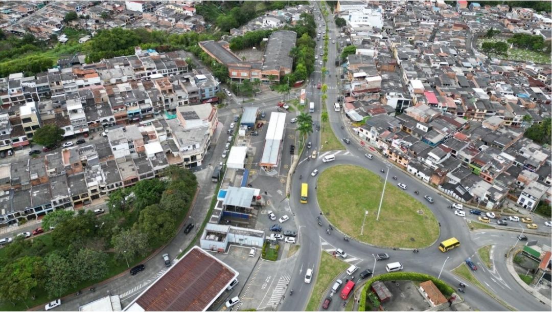 Imagen de Familias contribuyen al desarrollo vial al vender sus predios para la construcción de la Intersección Corales