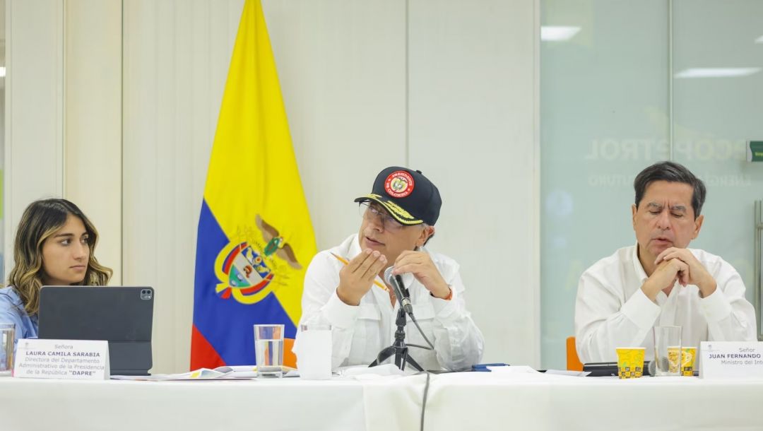 Imagen de Petro descarta conmoción interna y ordena ofensiva militar tras atentado en Cali