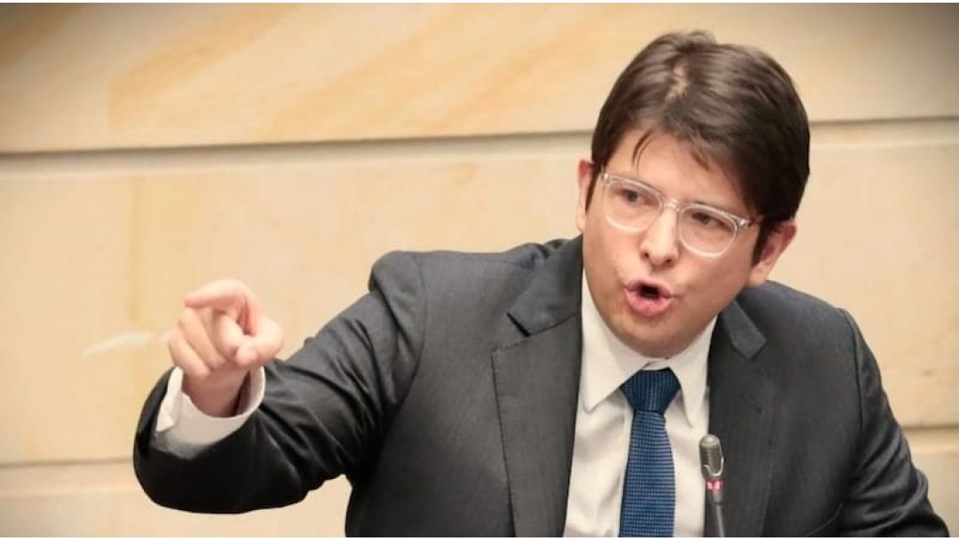 Imagen de Nuevo adolescente vinculado a la trama del atentado contra Miguel Uribe se presentó ante la Fiscalía