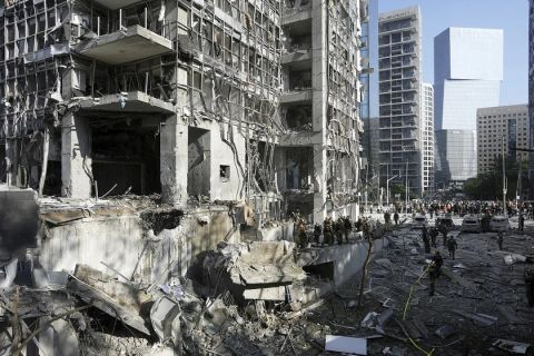  Irán ataca hospital en Israel e Israel responde contra reactor nuclear